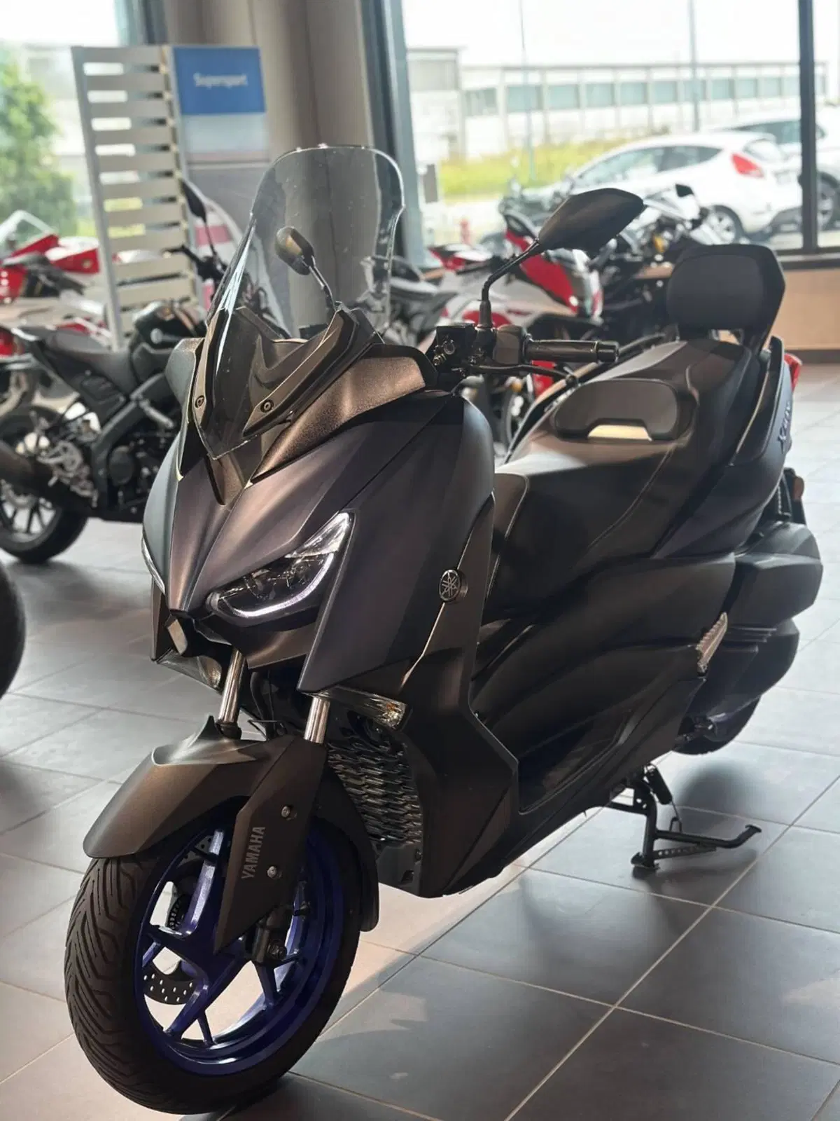 Yamaha X-Max 300 (2021 - 24) (3)