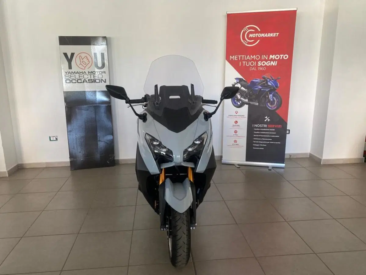 Yamaha T-Max 560 Tech Max (2025 - 26) (2)