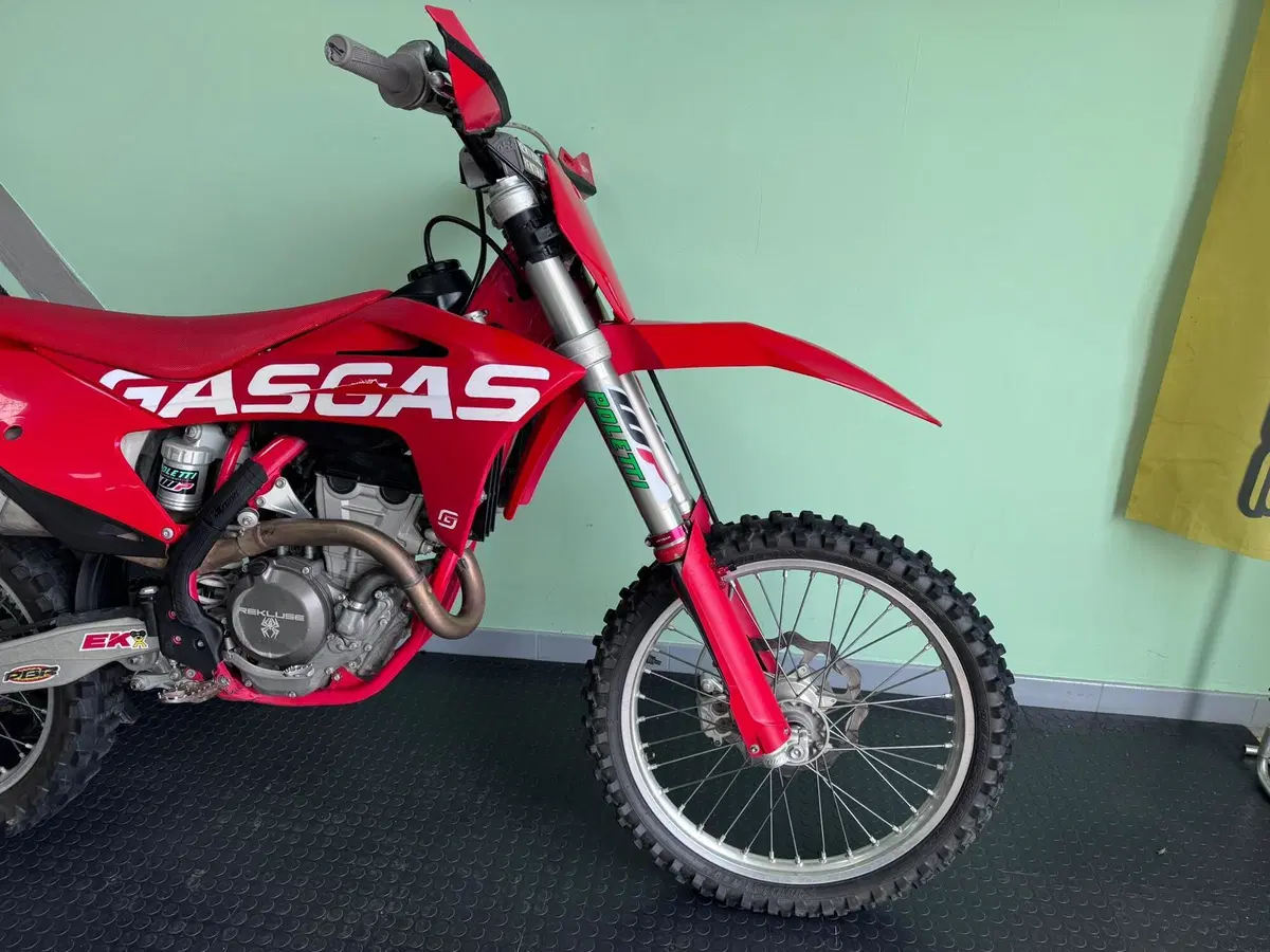 GASGAS MC 250 F (2022) (2)