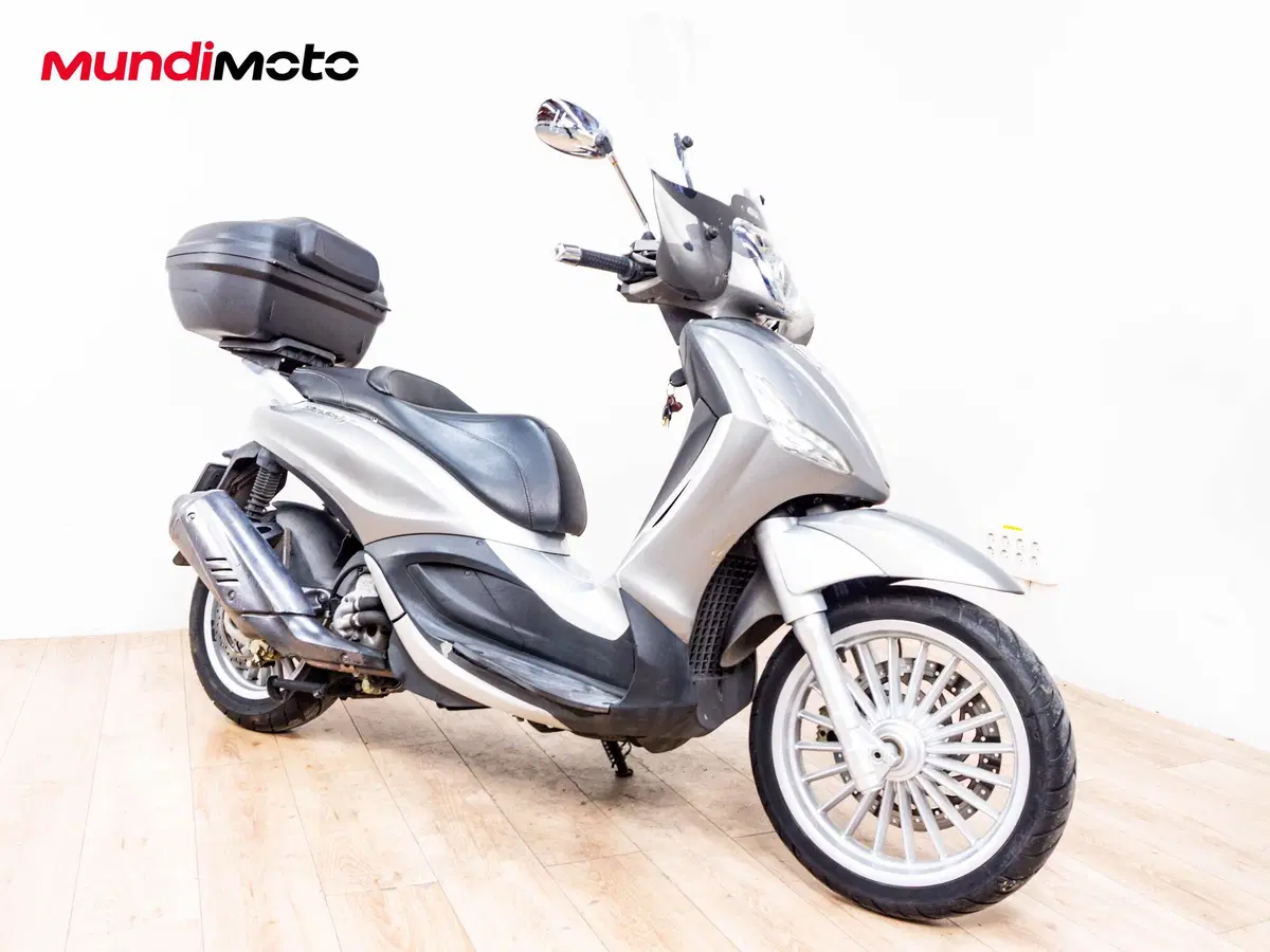 Piaggio Beverly 350 SportTouring ie (2011 - 15) (2)