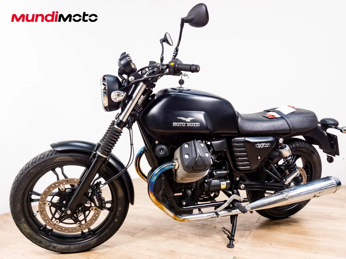 Moto Guzzi V7 II Stone (2015 - 17) (8)