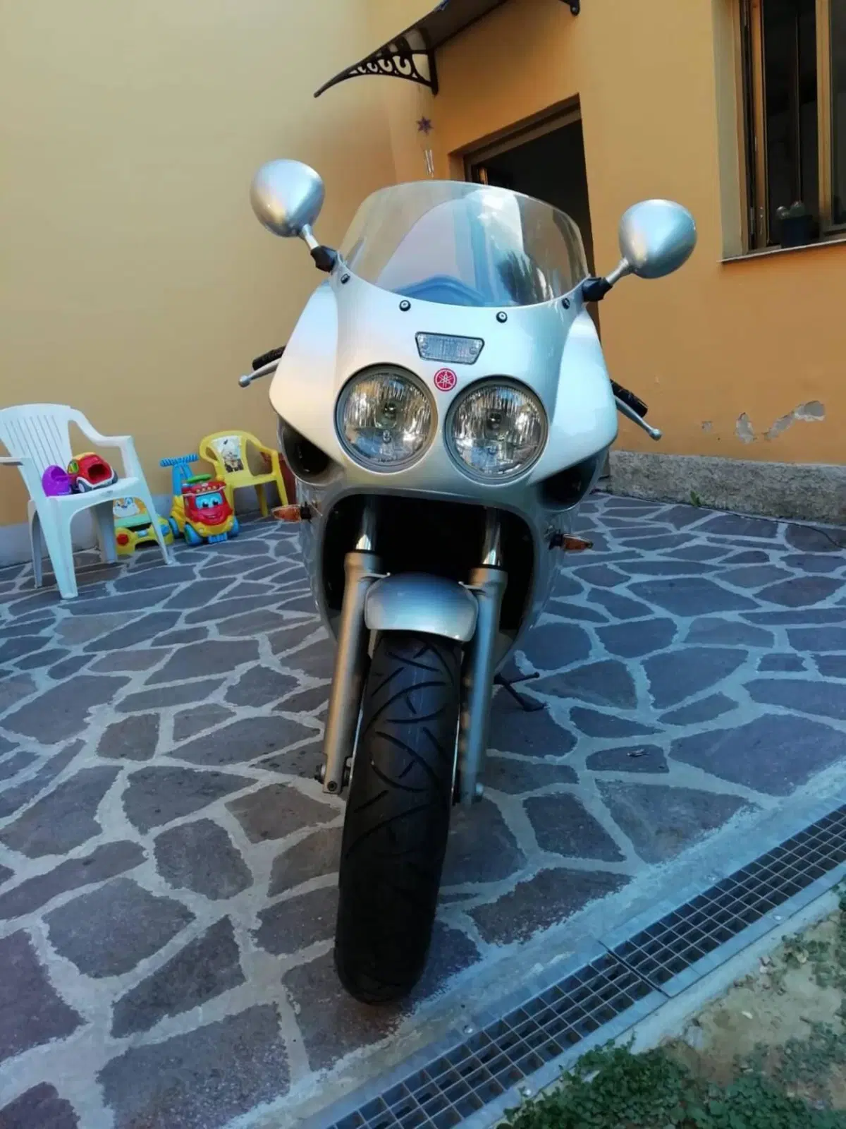 Yamaha FZR 1000. EX UP (4)