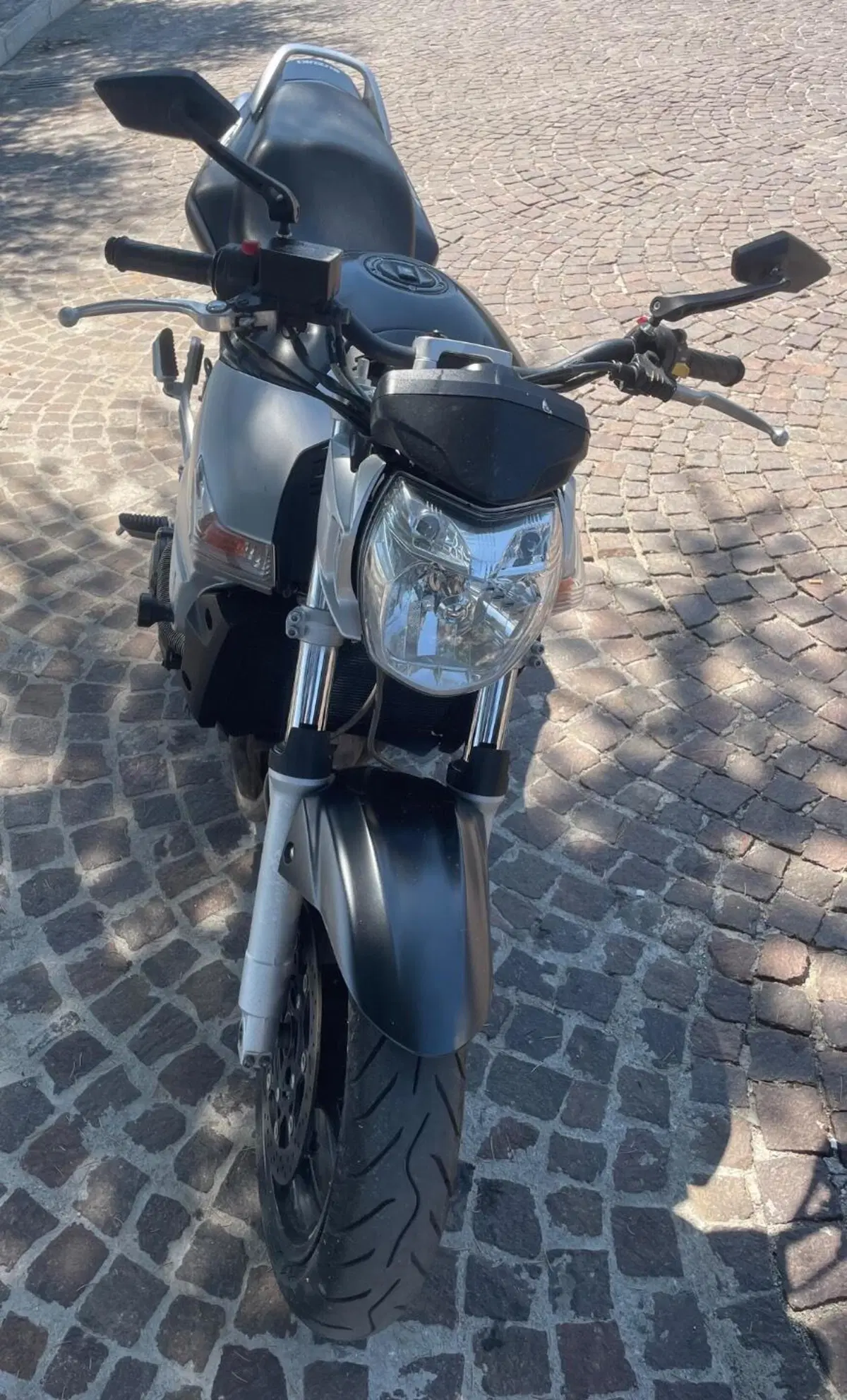 Suzuki GSR 600 (2006 - 11) (3)