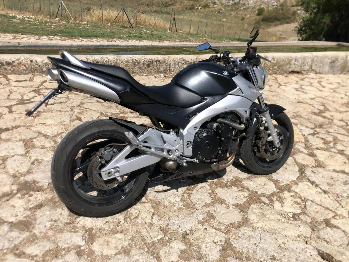 Suzuki GSR 600 (2006 - 11) (10)