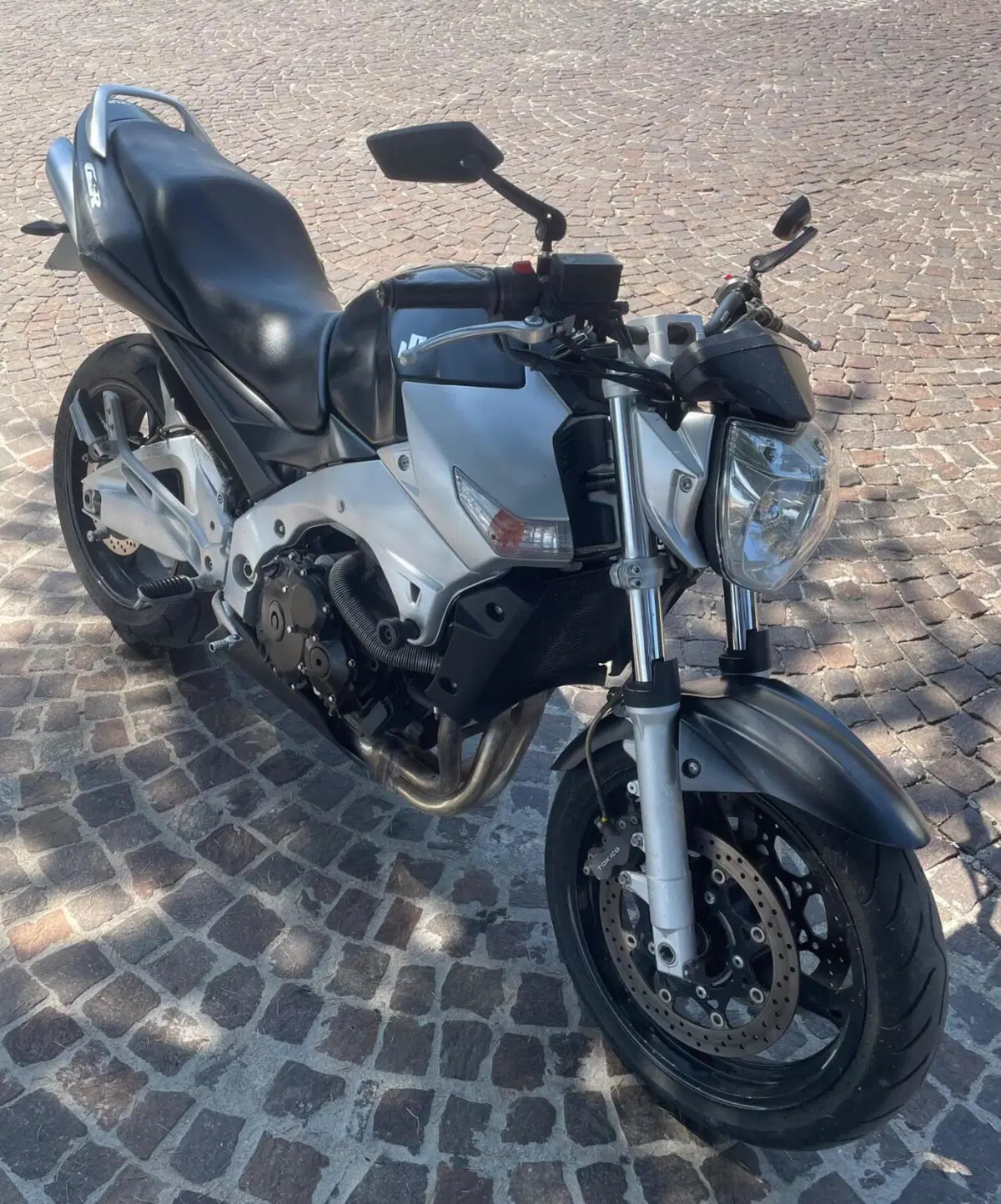 Suzuki GSR 600 (2006 - 11) (14)