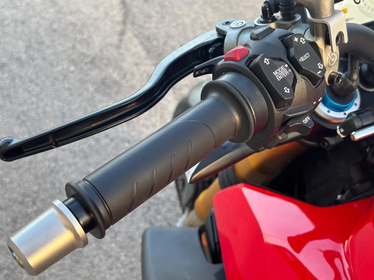 Ducati Streetfighter V4 1100 S (2021 - 22) (9)