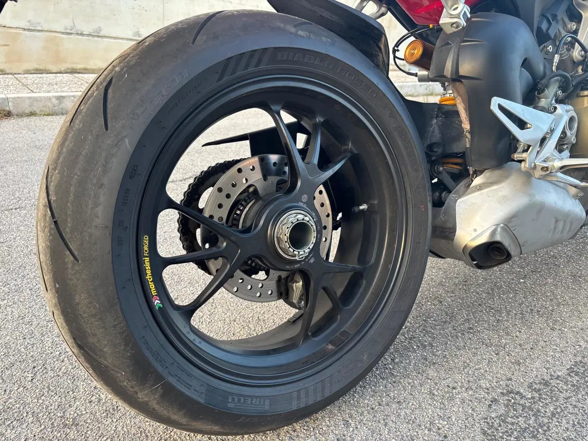 Ducati Streetfighter V4 1100 S (2021 - 22) (11)