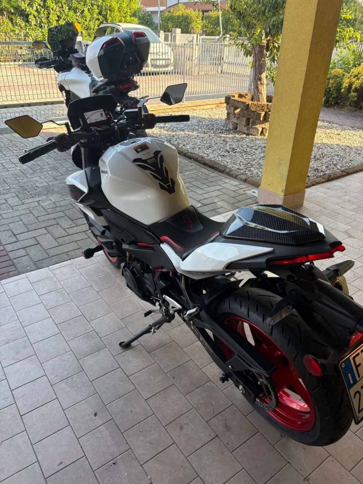 Kawasaki Z 500 SE Sport (2025 - 26) (2)