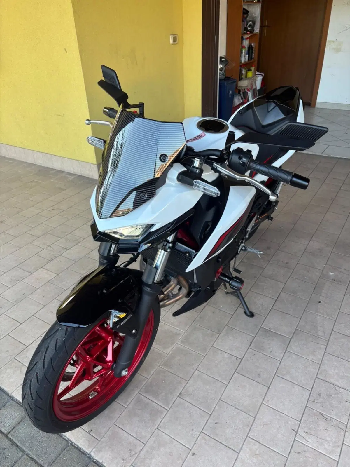 Kawasaki Z 500 SE Sport (2025 - 26) (4)