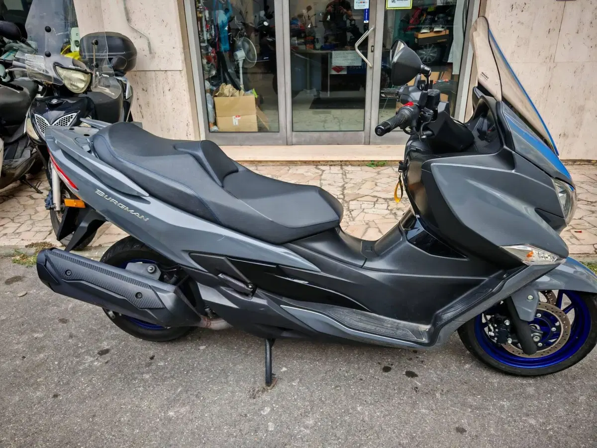 Suzuki Burgman 400 (2022 - 24) (3)