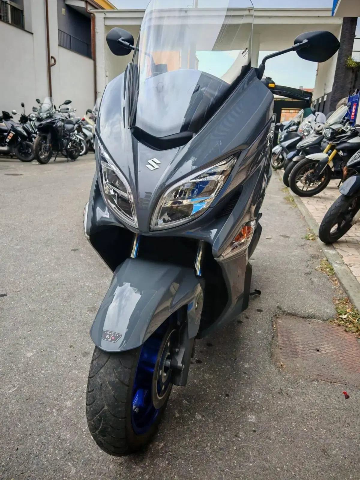 Suzuki Burgman 400 (2022 - 24) (4)