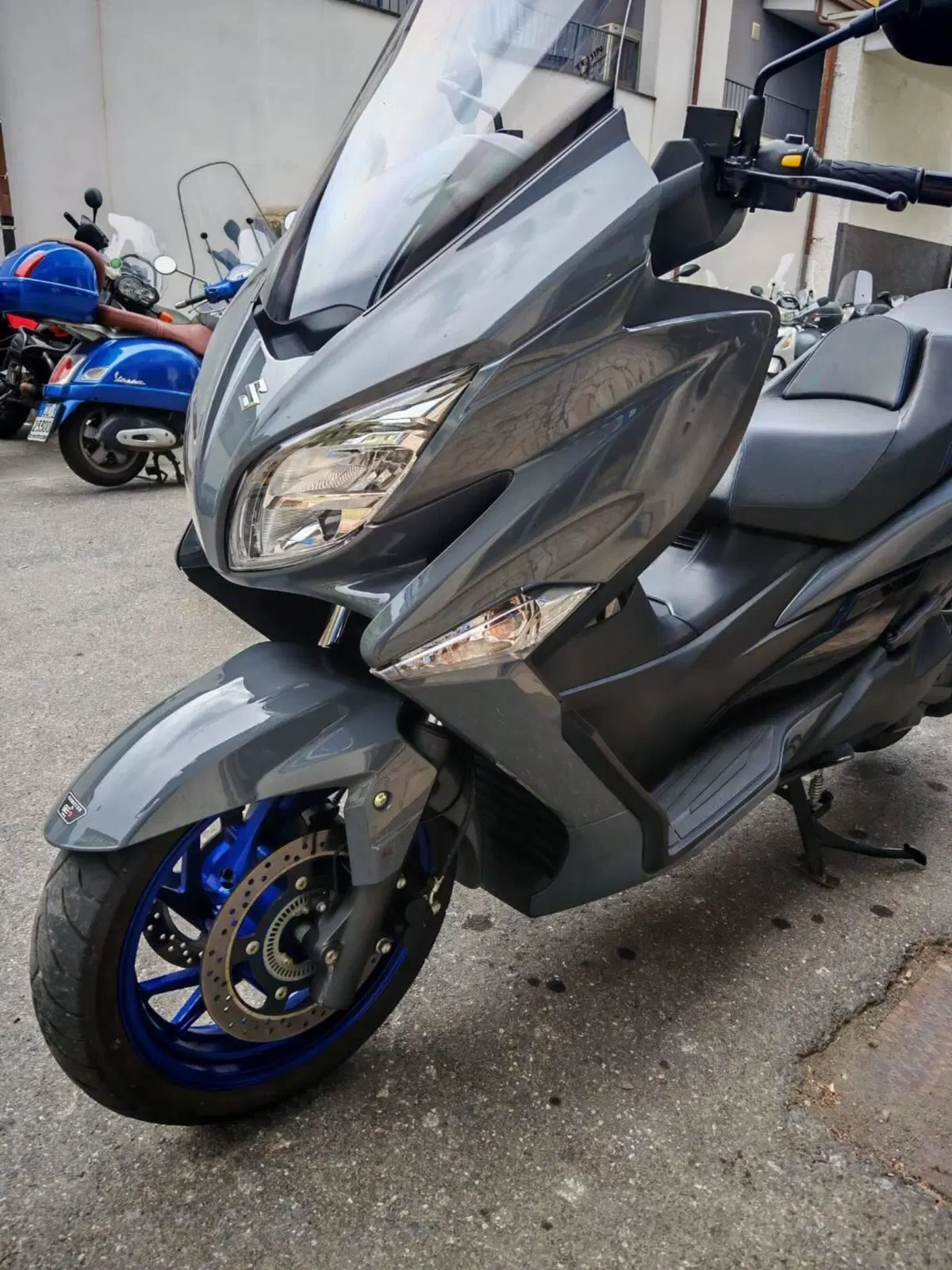 Suzuki Burgman 400 (2022 - 24) (5)