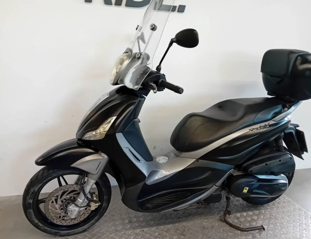 Piaggio Beverly 300 S i.e. (2015 - 16) (4)