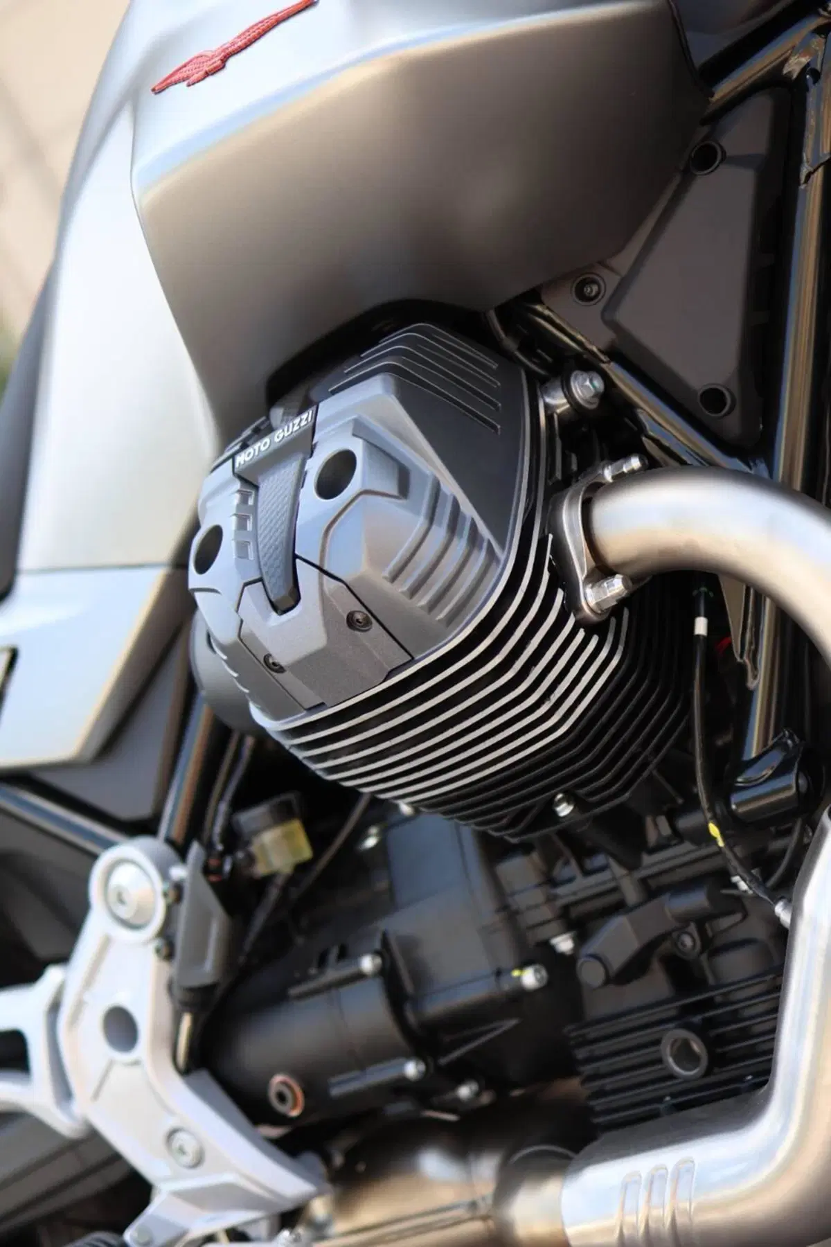 Moto Guzzi V85 Strada (2024 - 26) (4)