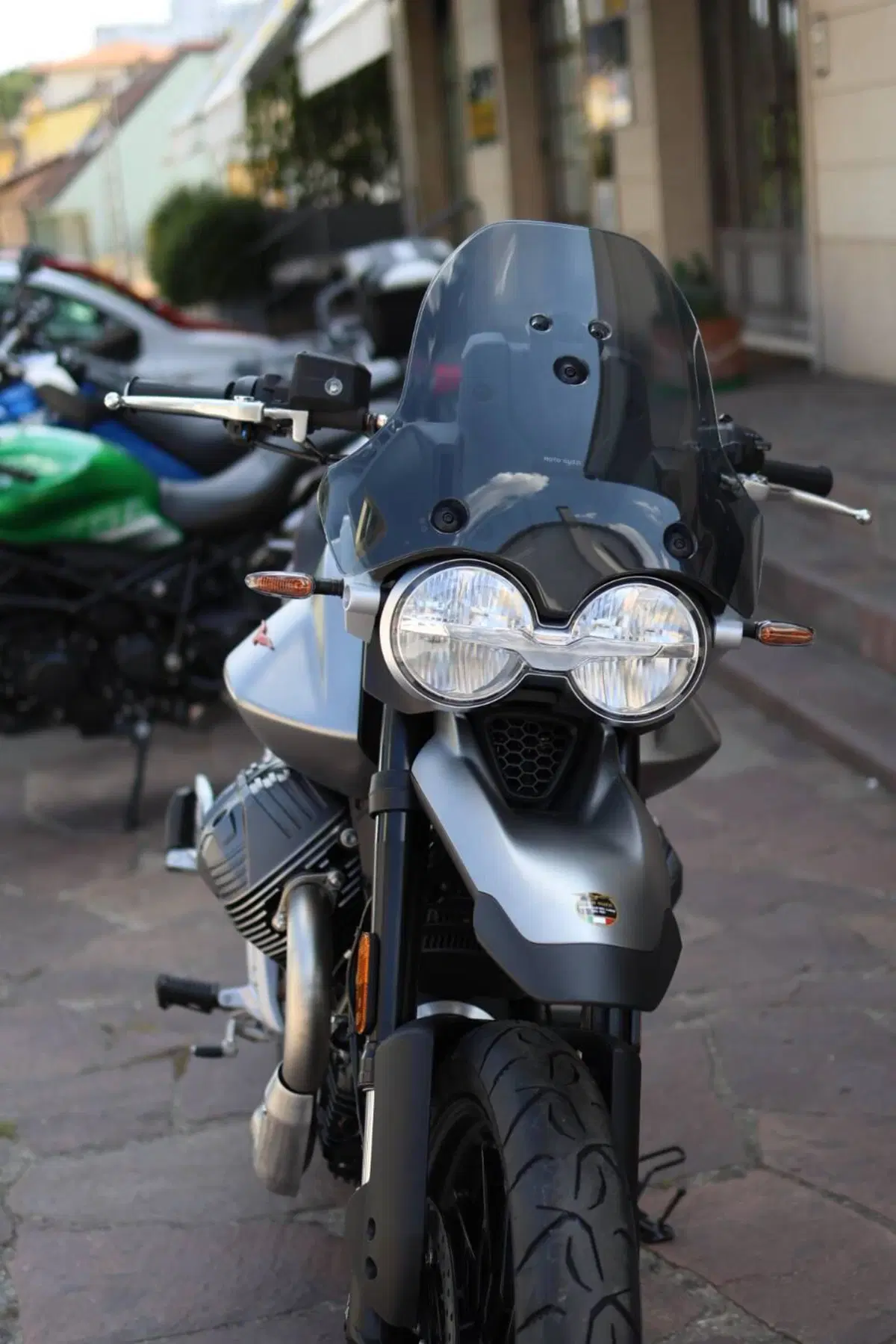 Moto Guzzi V85 Strada (2024 - 26) (10)