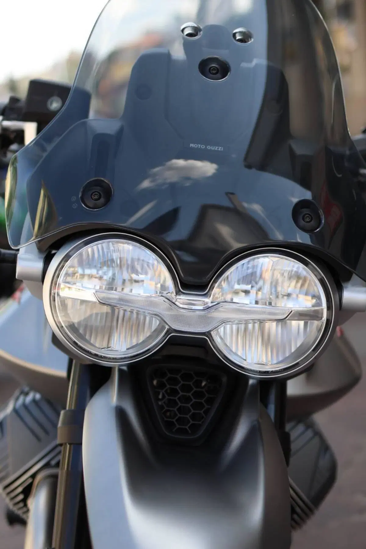 Moto Guzzi V85 Strada (2024 - 26) (11)