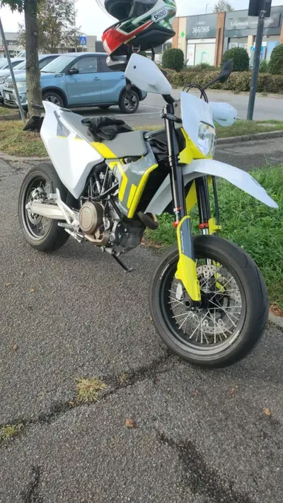 Husqvarna 701 Supermoto (2023 - 25) usata