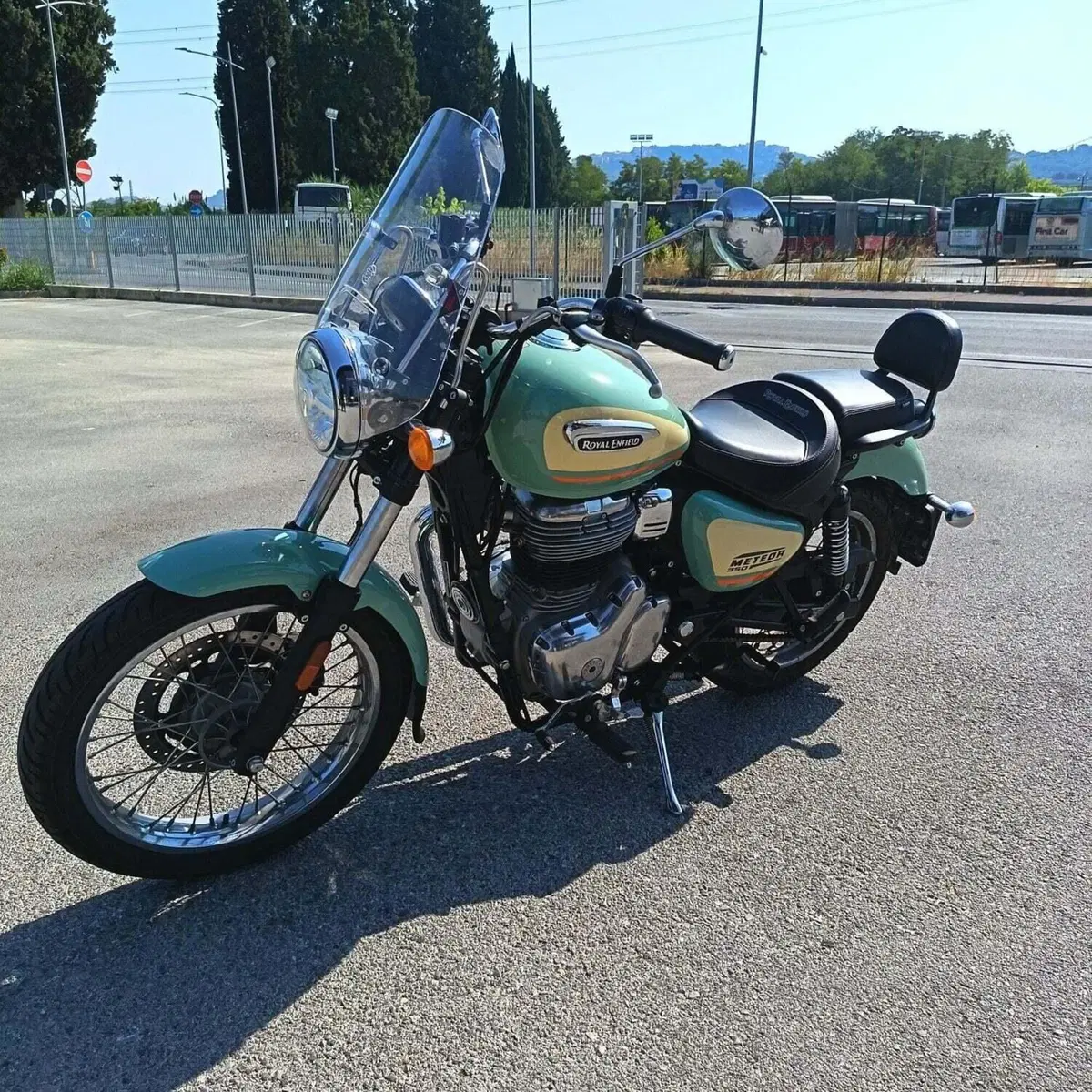 Royal Enfield Meteor 350 Aurora (2024 - 26) (3)