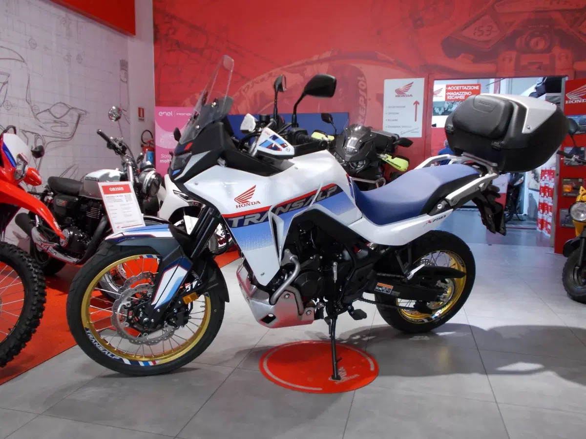 Honda Transalp XL750 (2025) (2)