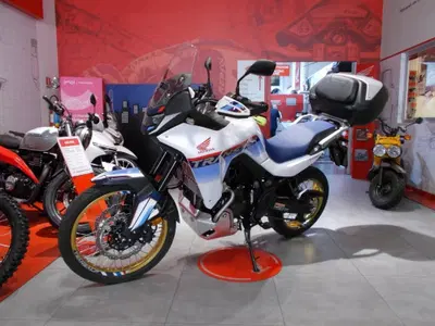 Honda Transalp XL750 (2025) usata