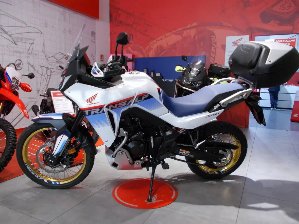 Honda Transalp XL750 (2025) (4)