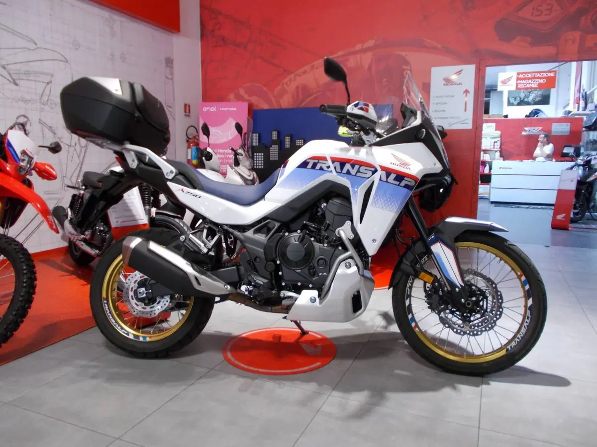Honda Transalp XL750 (2025) (8)