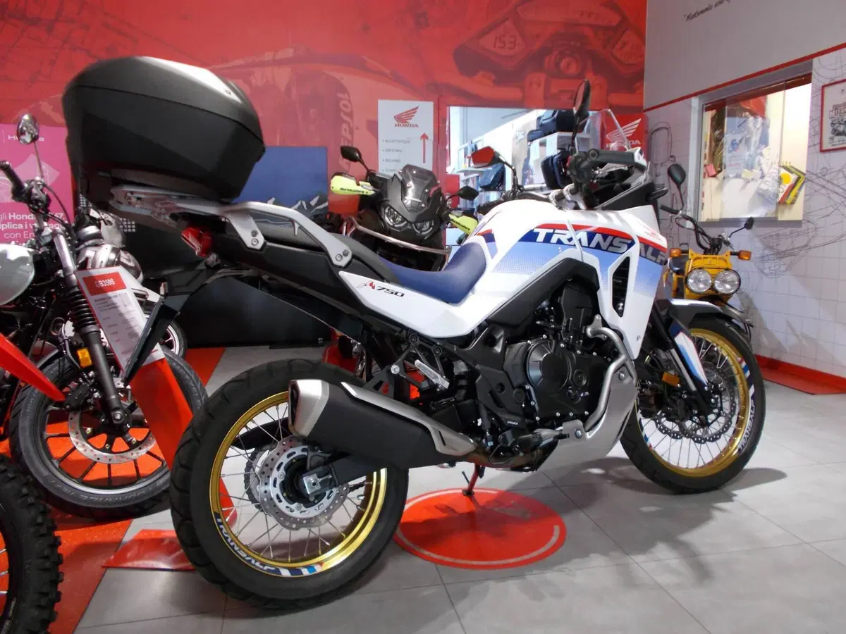 Honda Transalp XL750 (2025) (9)