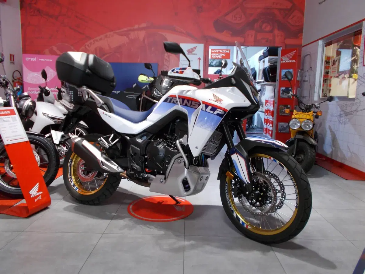 Honda Transalp XL750 (2025) (10)