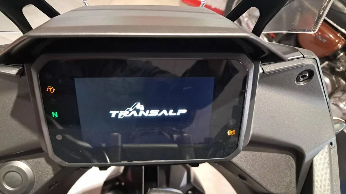 Honda Transalp XL750 (2025) (18)