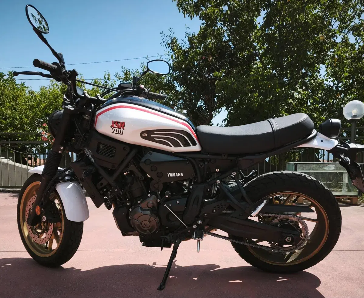 Yamaha XSR 700 XTribute (2022 - 24) (2)