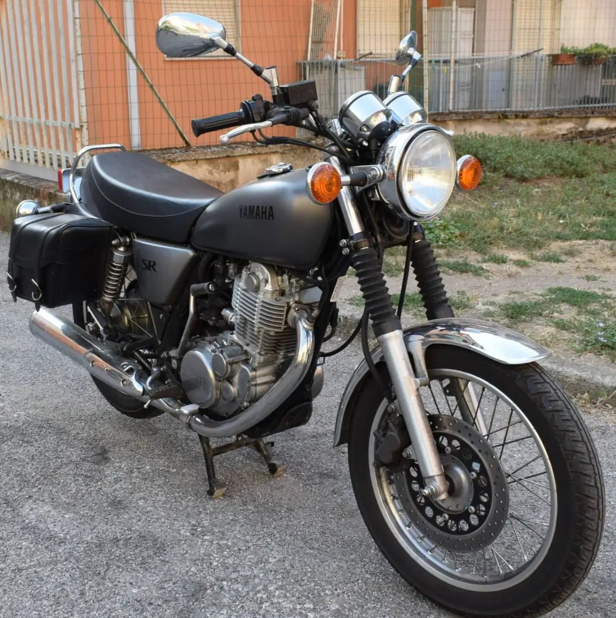Yamaha SR 400 (2013 - 17) (4)