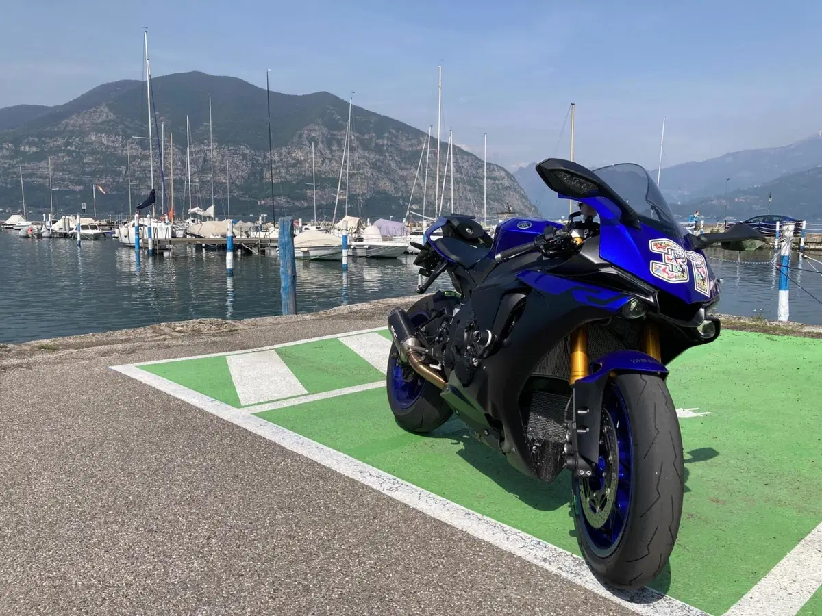 Yamaha YZF R1 (2017 - 19) (9)