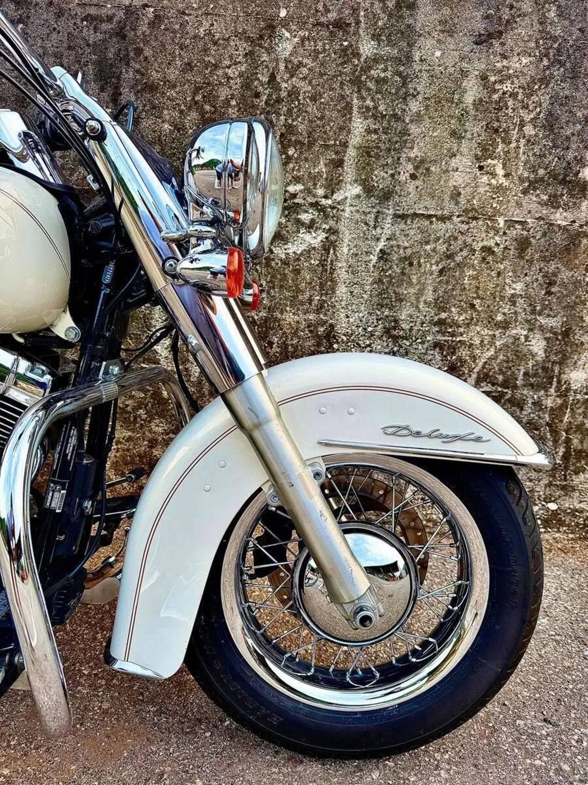Harley-Davidson 1690 Deluxe ABS (2011 - 16) - FLSTN (11)