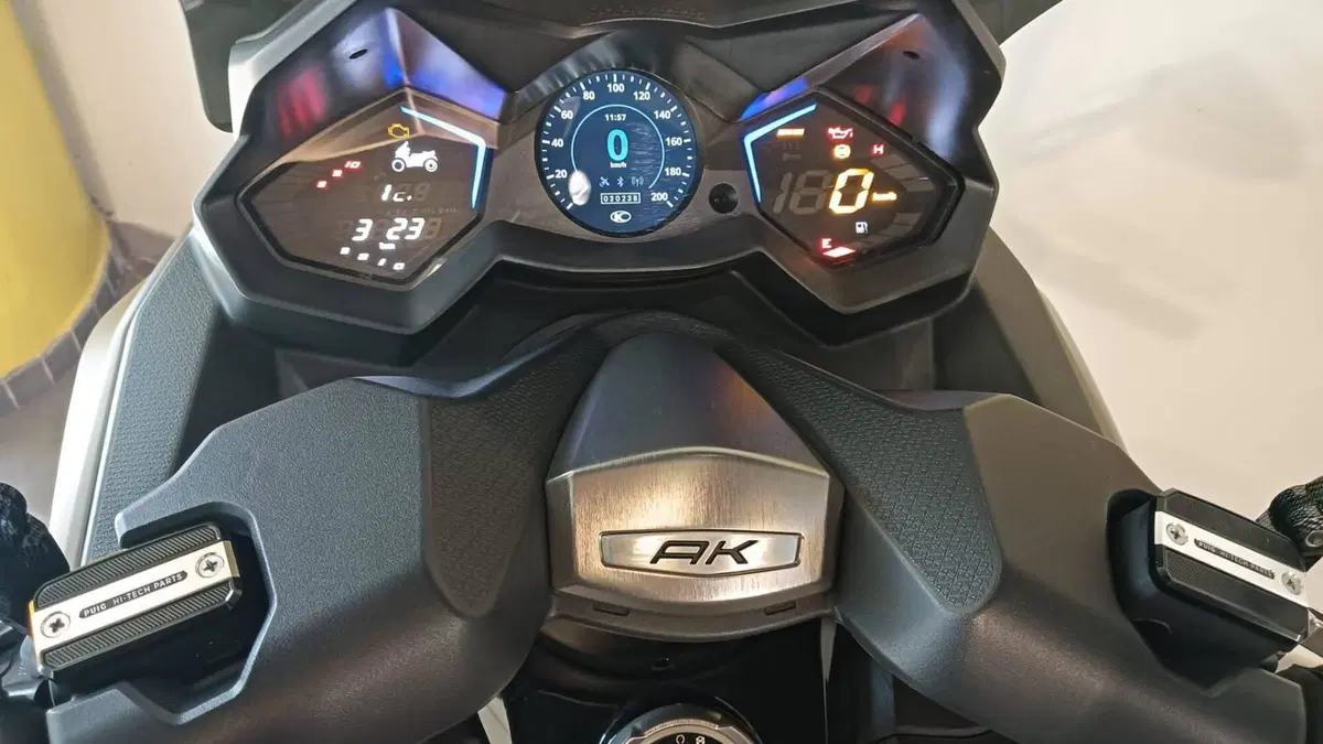 Kymco AK 550 ETS (2021 - 26) (7)