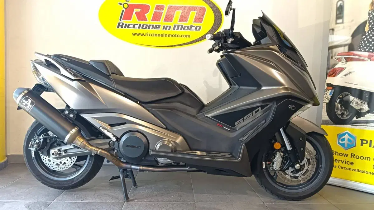Kymco AK 550 ETS (2021 - 26) (2)