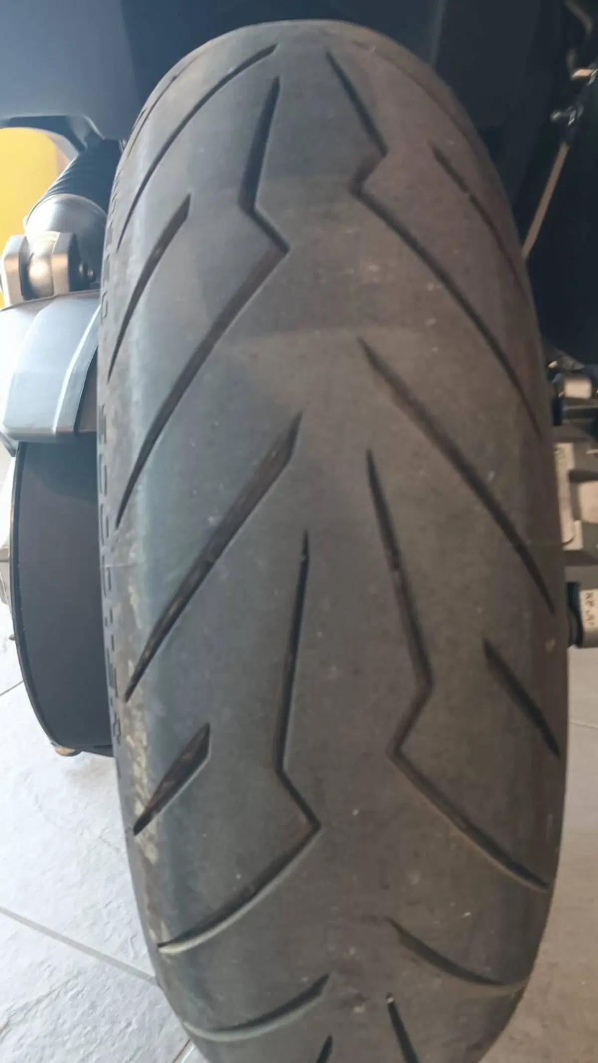 Kymco AK 550 ETS (2021 - 26) (14)