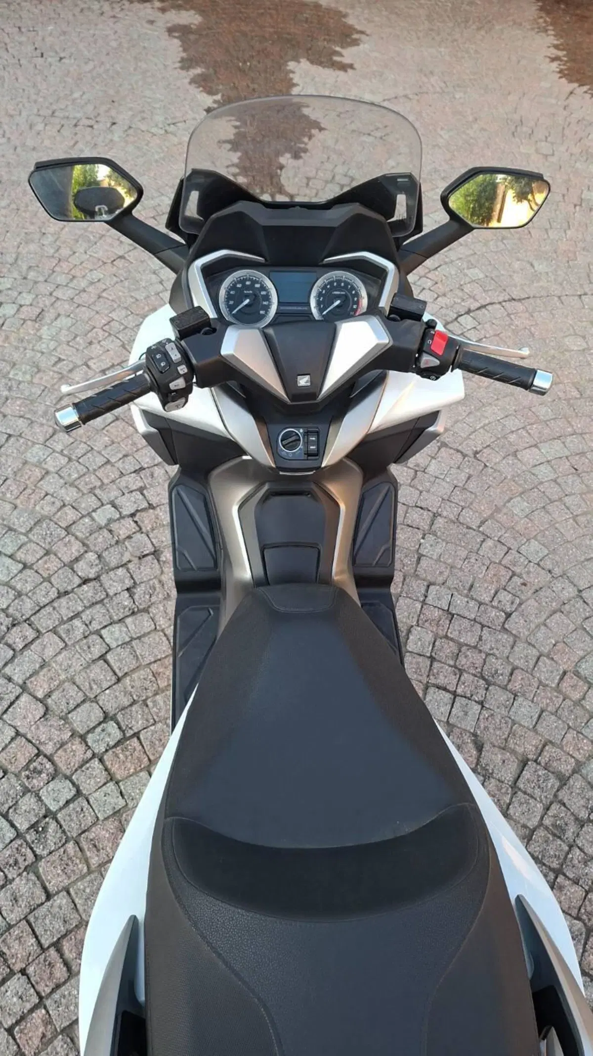 Honda Forza 350 (2022 - 24) (4)