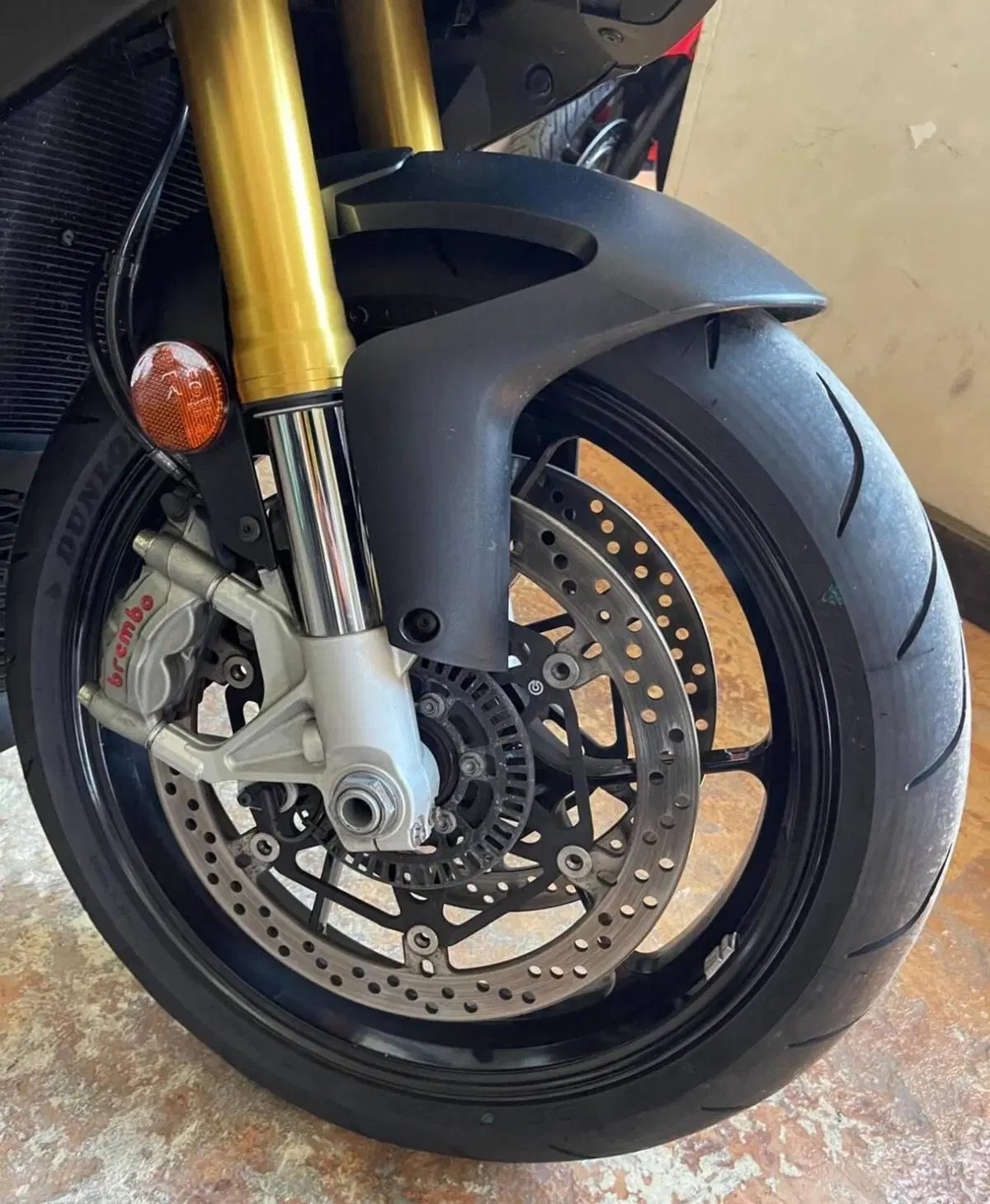 Aprilia Tuono V4 (2021 - 24) (10)