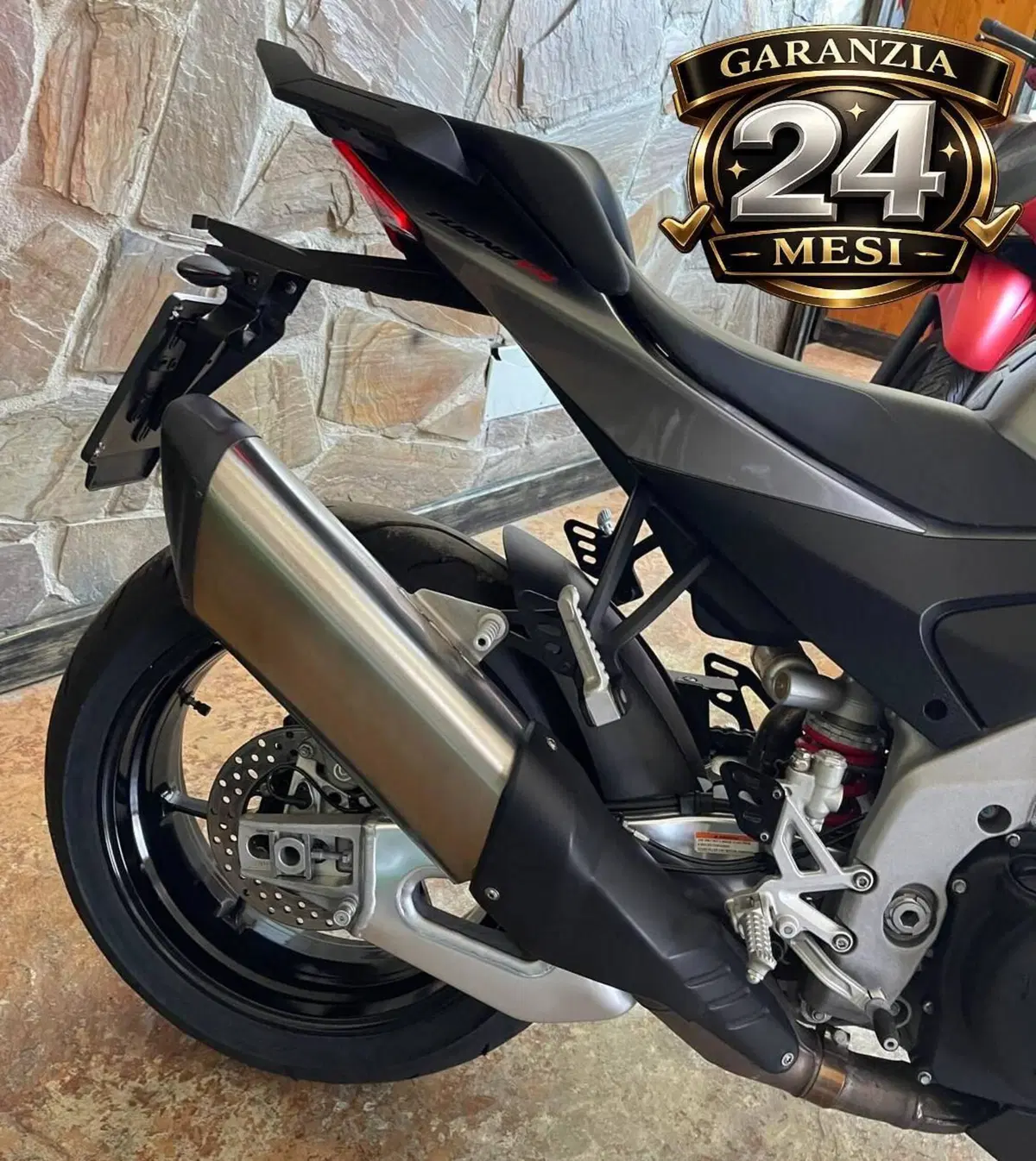 Aprilia Tuono V4 (2021 - 24) (12)