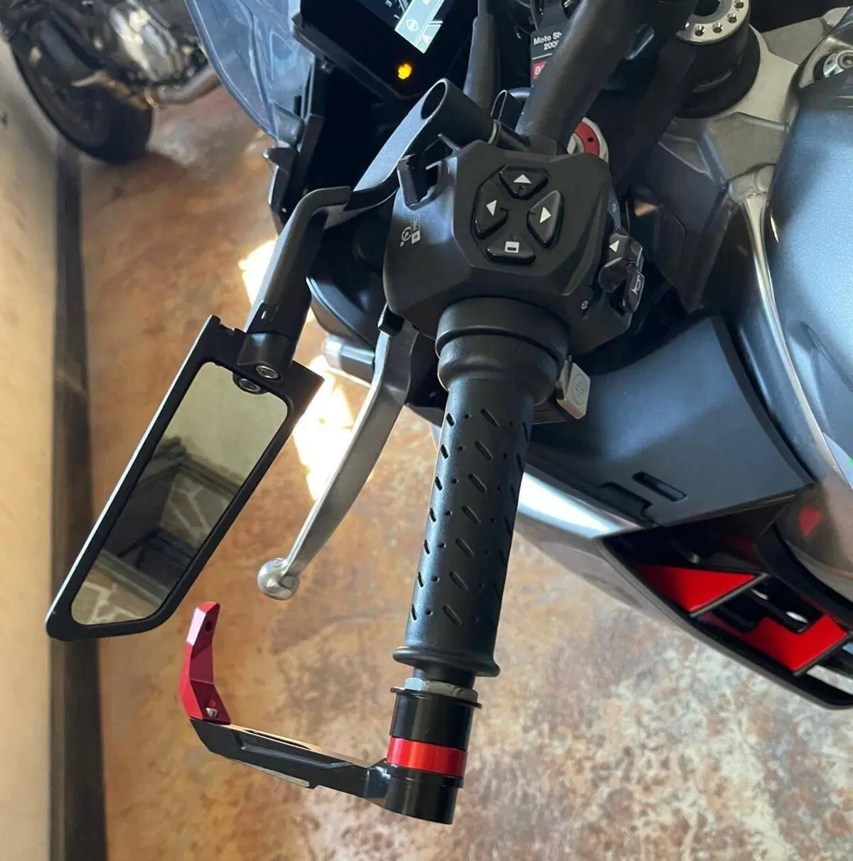 Aprilia Tuono V4 (2021 - 24) (14)