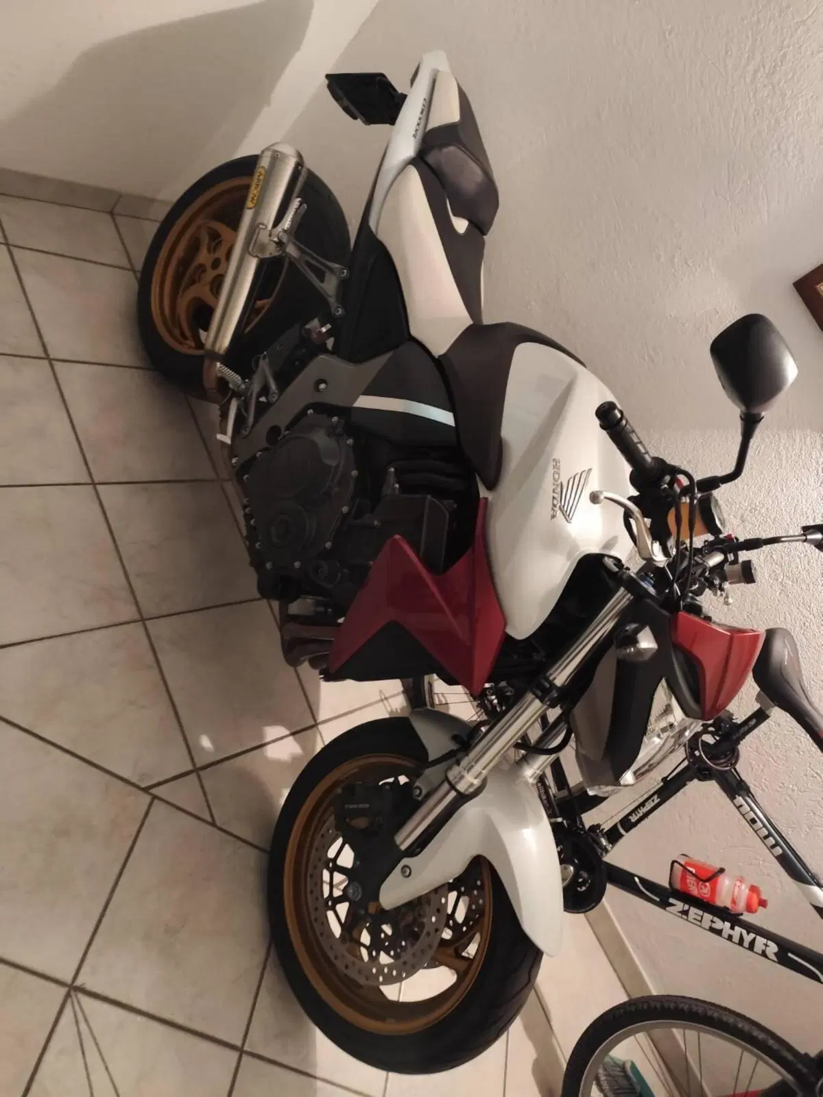 Honda CB 1000 R (2008 - 10) (3)