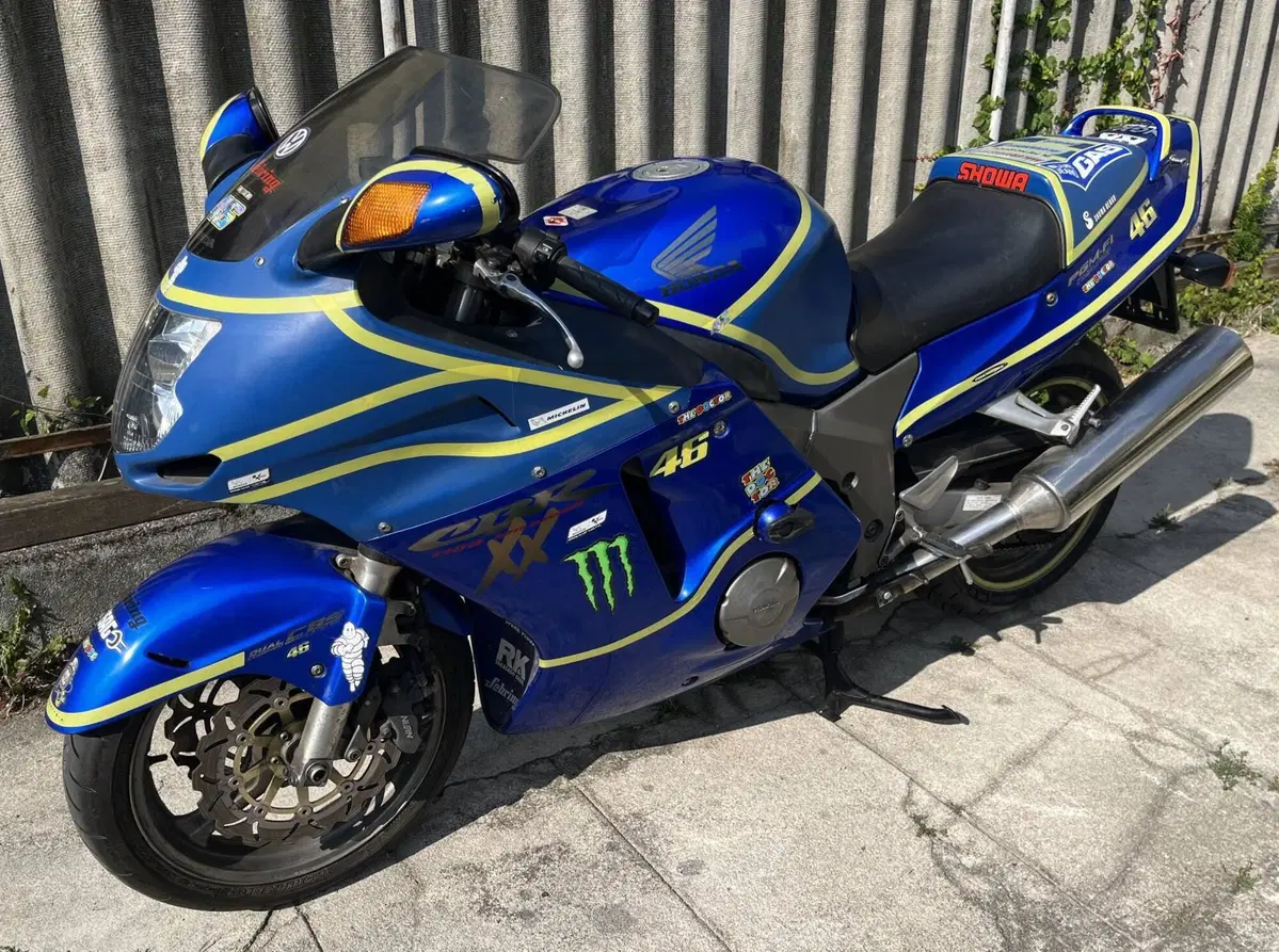 Honda CBR 1100 XX Superblackbird (1999 - 00) (2)