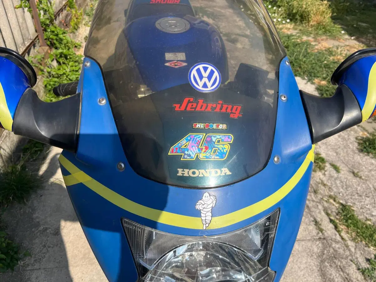 Honda CBR 1100 XX Superblackbird (1999 - 00) (6)