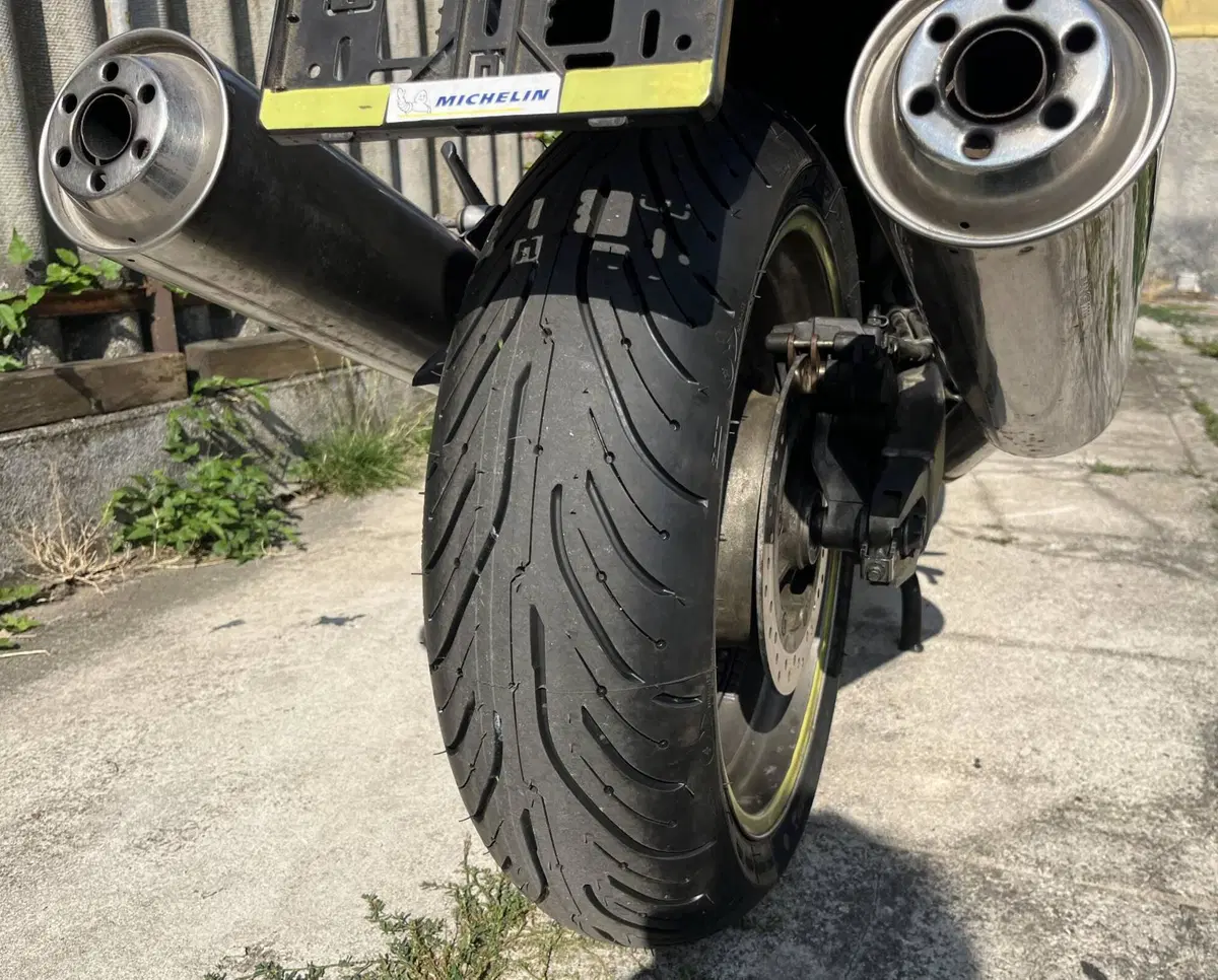 Honda CBR 1100 XX Superblackbird (1999 - 00) (14)