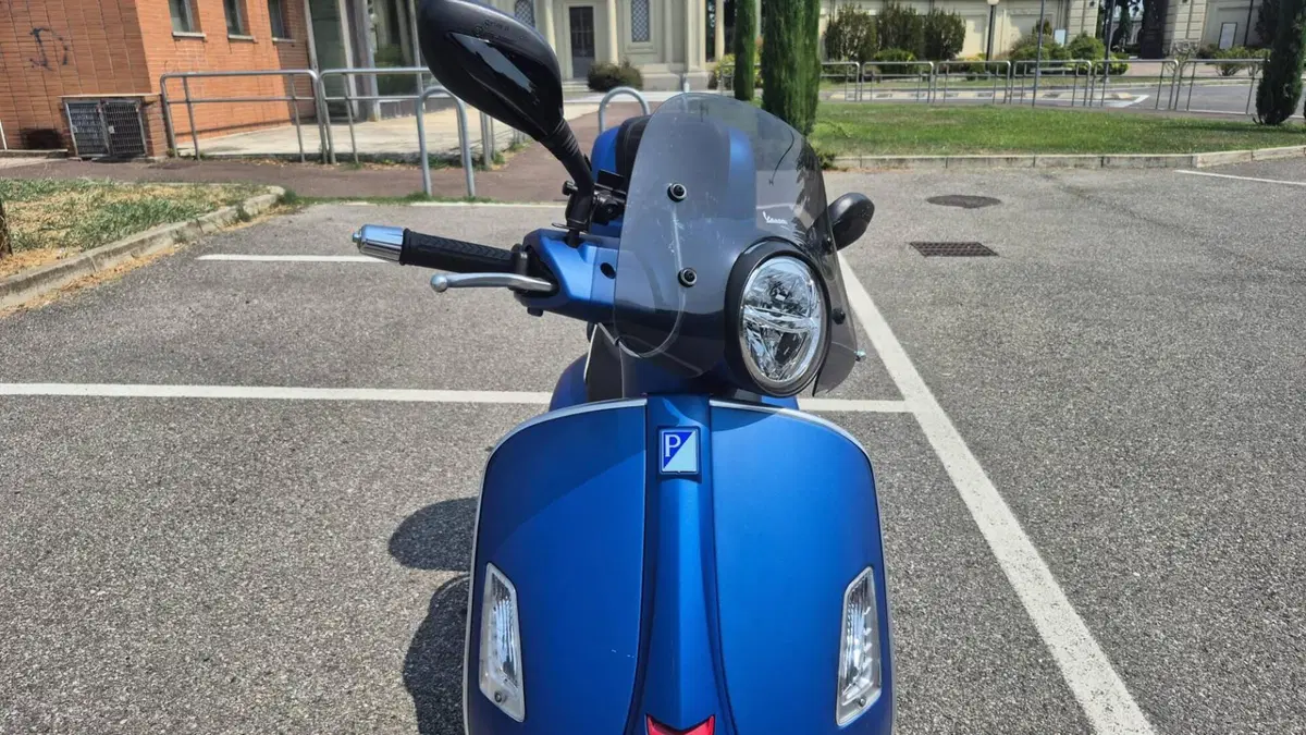 Vespa GTS 300 Hpe (2021 - 22) (8)