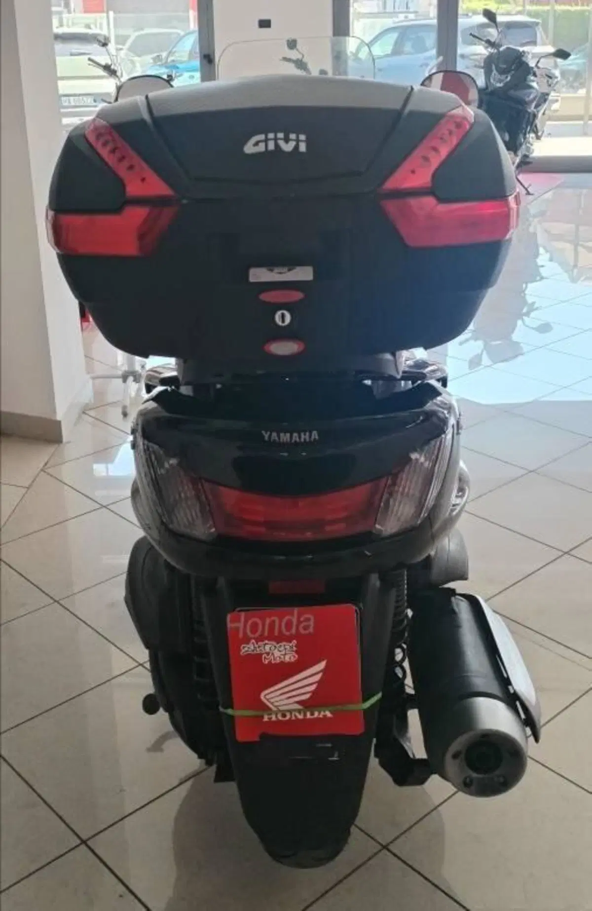 Yamaha Majesty 400 (2004 - 08) (6)