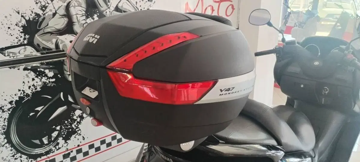 Yamaha Majesty 400 (2004 - 08) (5)