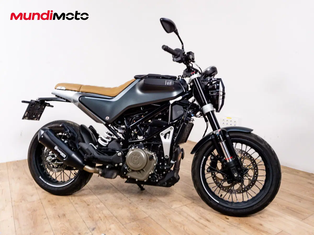 Husqvarna Svartpilen 401 (2020) (2)
