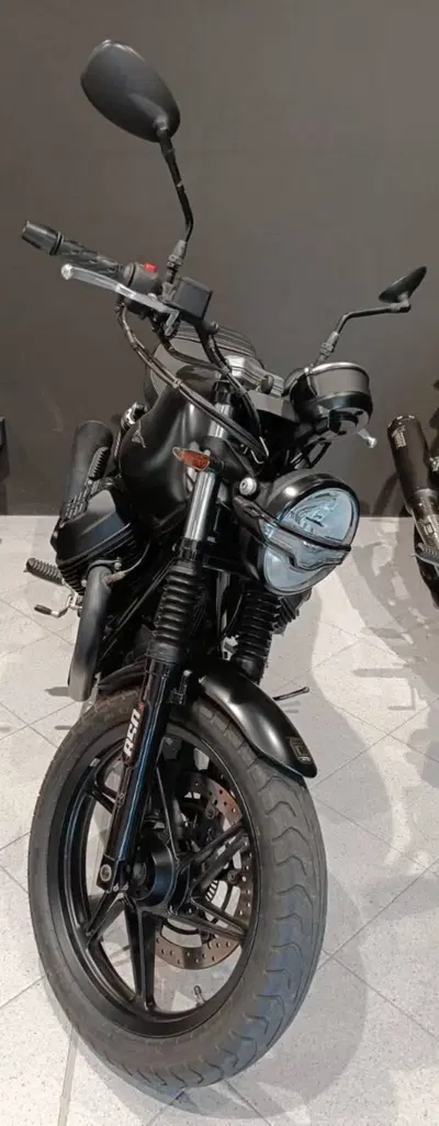 Moto Guzzi V7 Stone (2021 - 24) usata