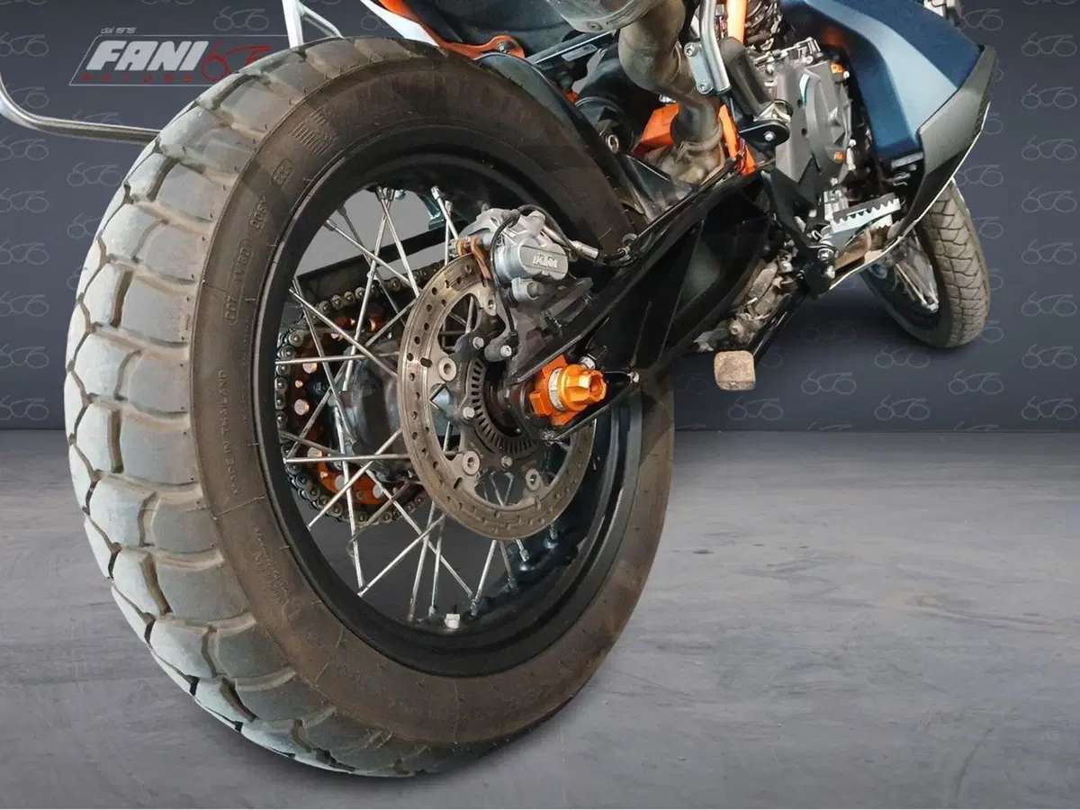 KTM 890 Adventure R (2023 - 24) (6)